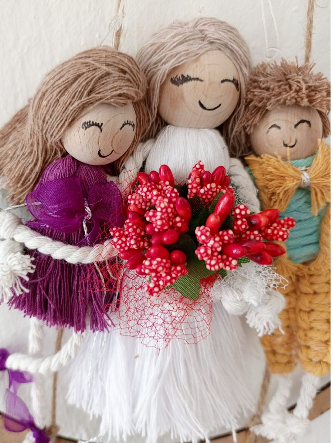 anne-ve-cocuklari-beyaz