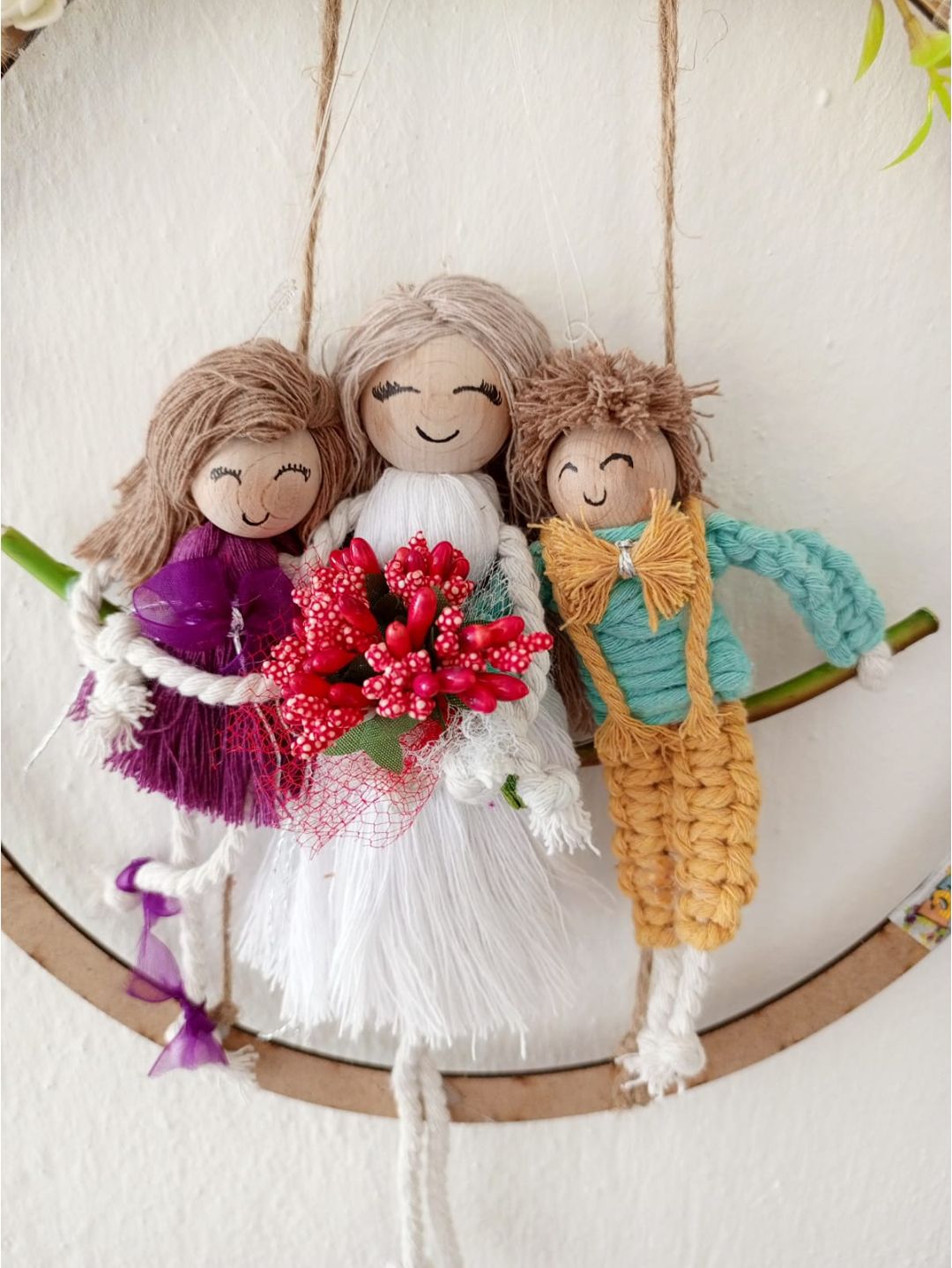 anne-ve-cocuklari-beyaz
