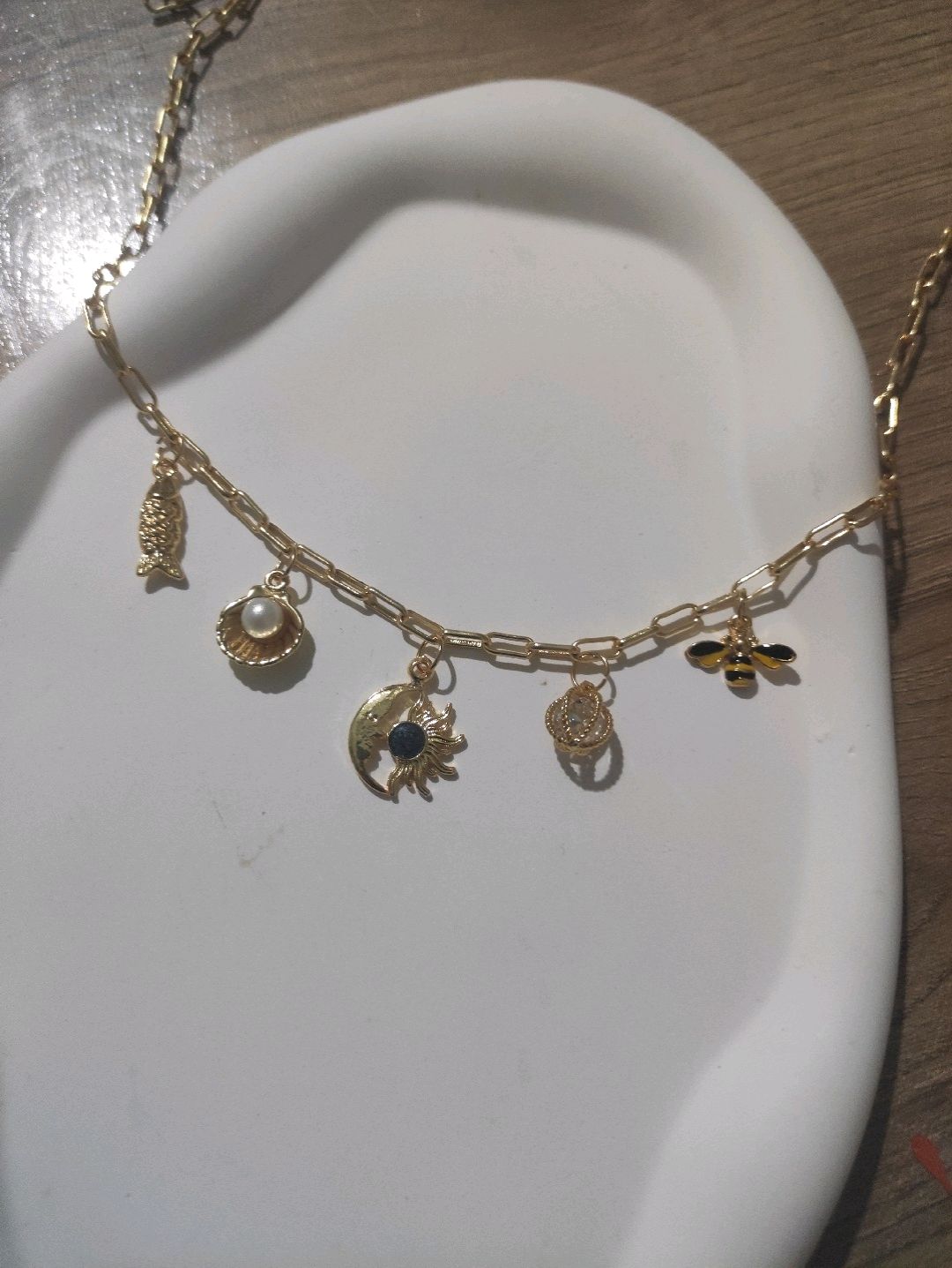 zara-model-charm-kolye-tasarim-altin-rengi