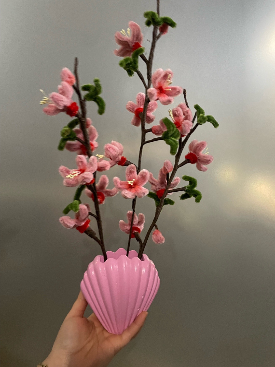 pembe-vazoda-bahar-cicekleri-duz-pembe