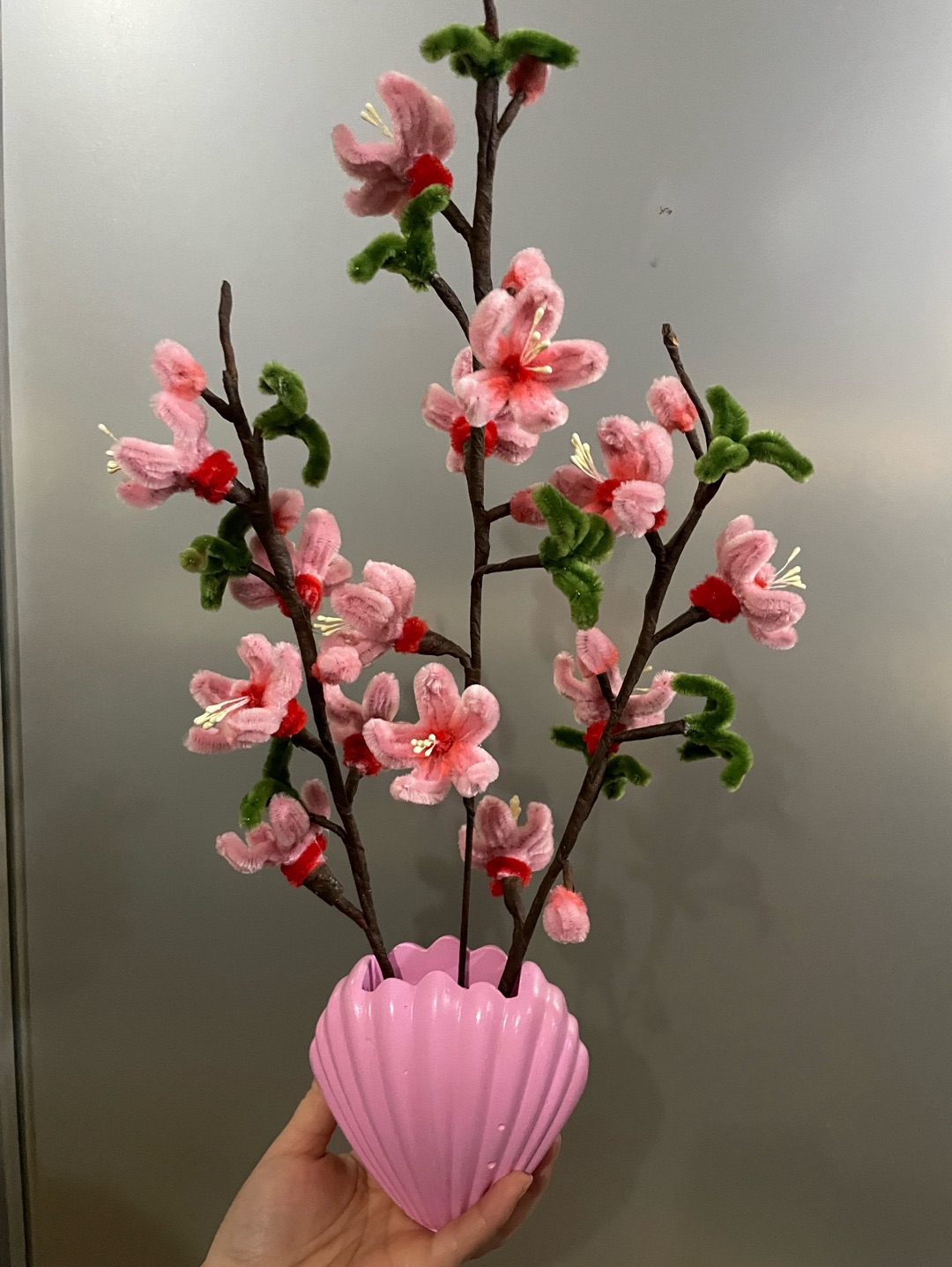 pembe-vazoda-bahar-cicekleri-duz-pembe