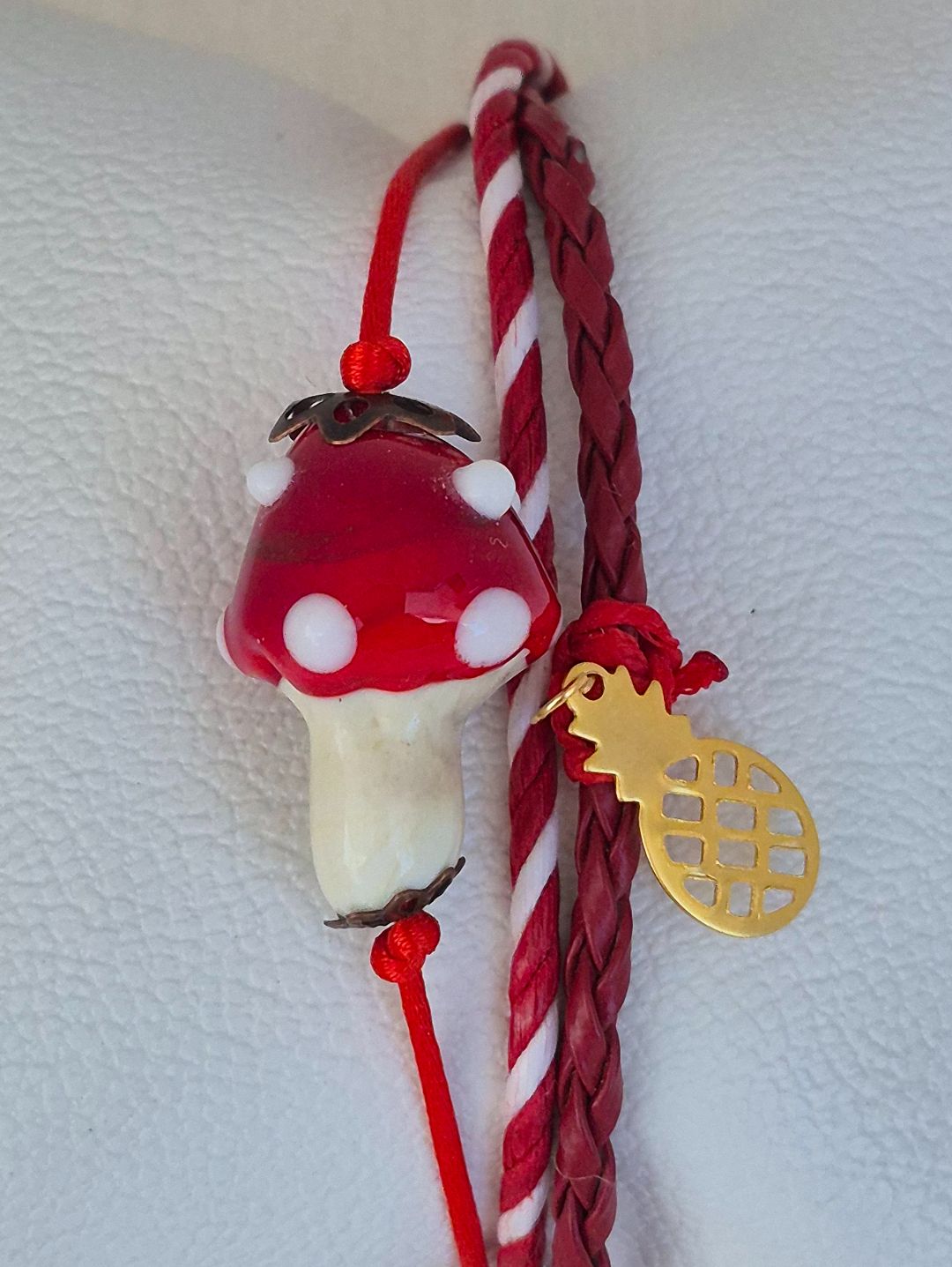 kirmizi-deri-coklu-el-yapimi-cam-mantarli-martenicka-bileklik-kirmizi