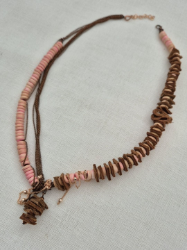 Pembe Ud Ağacı Deri Tasarım Kolye Pembe