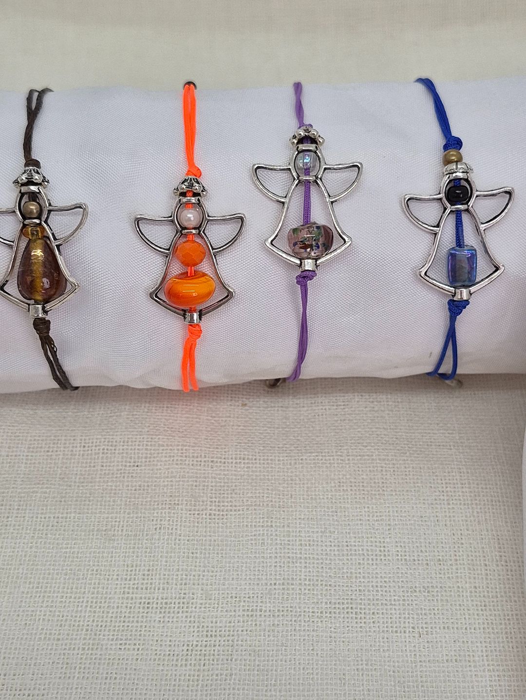 buyuk-melek-temali-cam-boncuklu-bileklik-mor