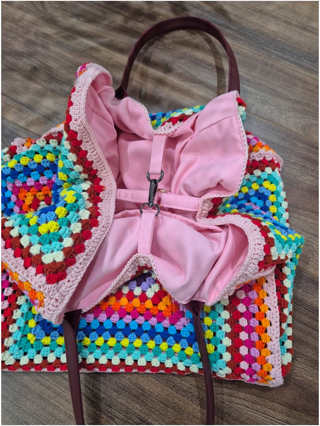 buyuk-el-yapimicok-renkli-buyuyup-kucultulebilir-plaj-cantasi-pembe