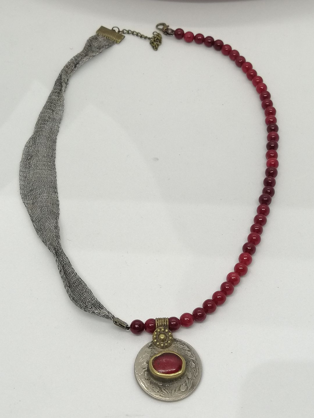 kirmizi-alpaka-uclu-akik-telkari-kordonlu-kolye-kirmizi