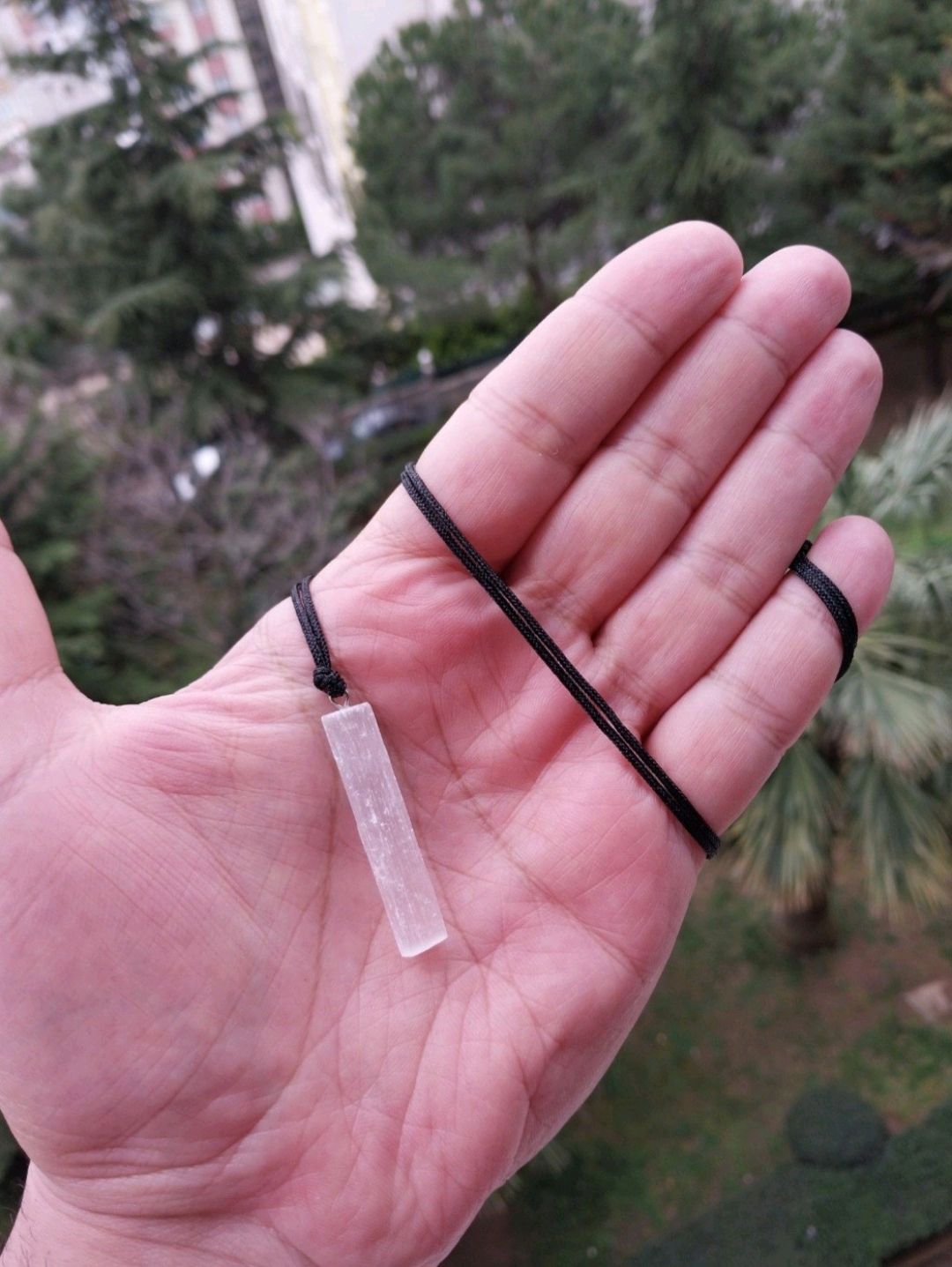 selenit-stick-kolye