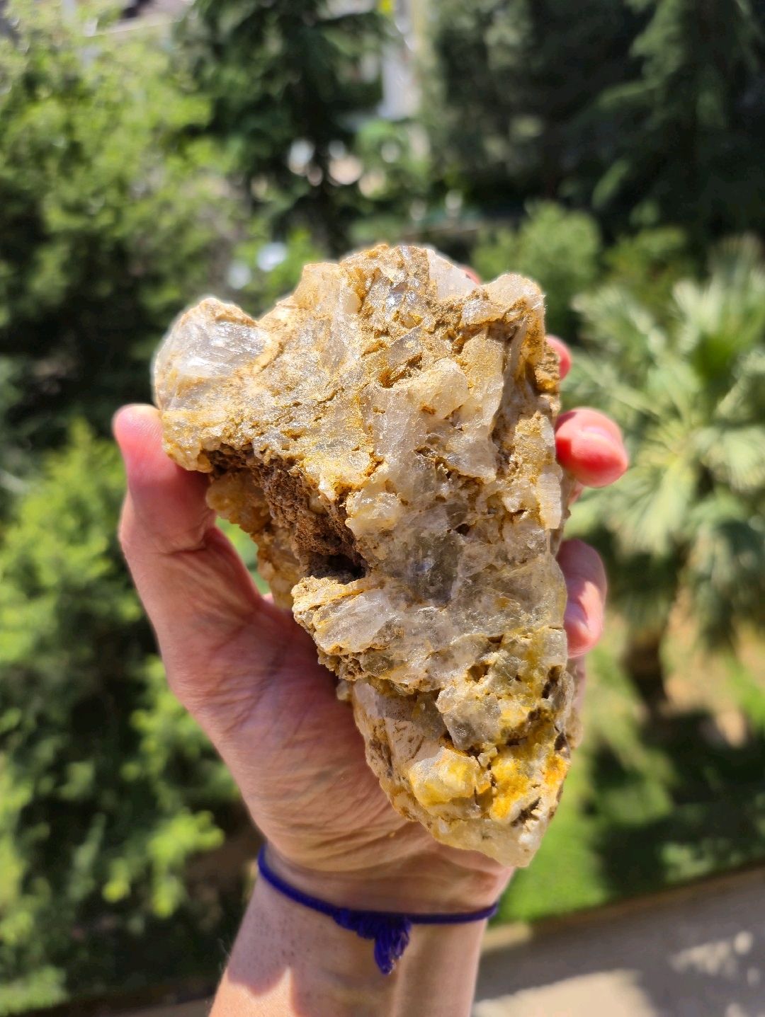 kristal-kuvars-raw-tas