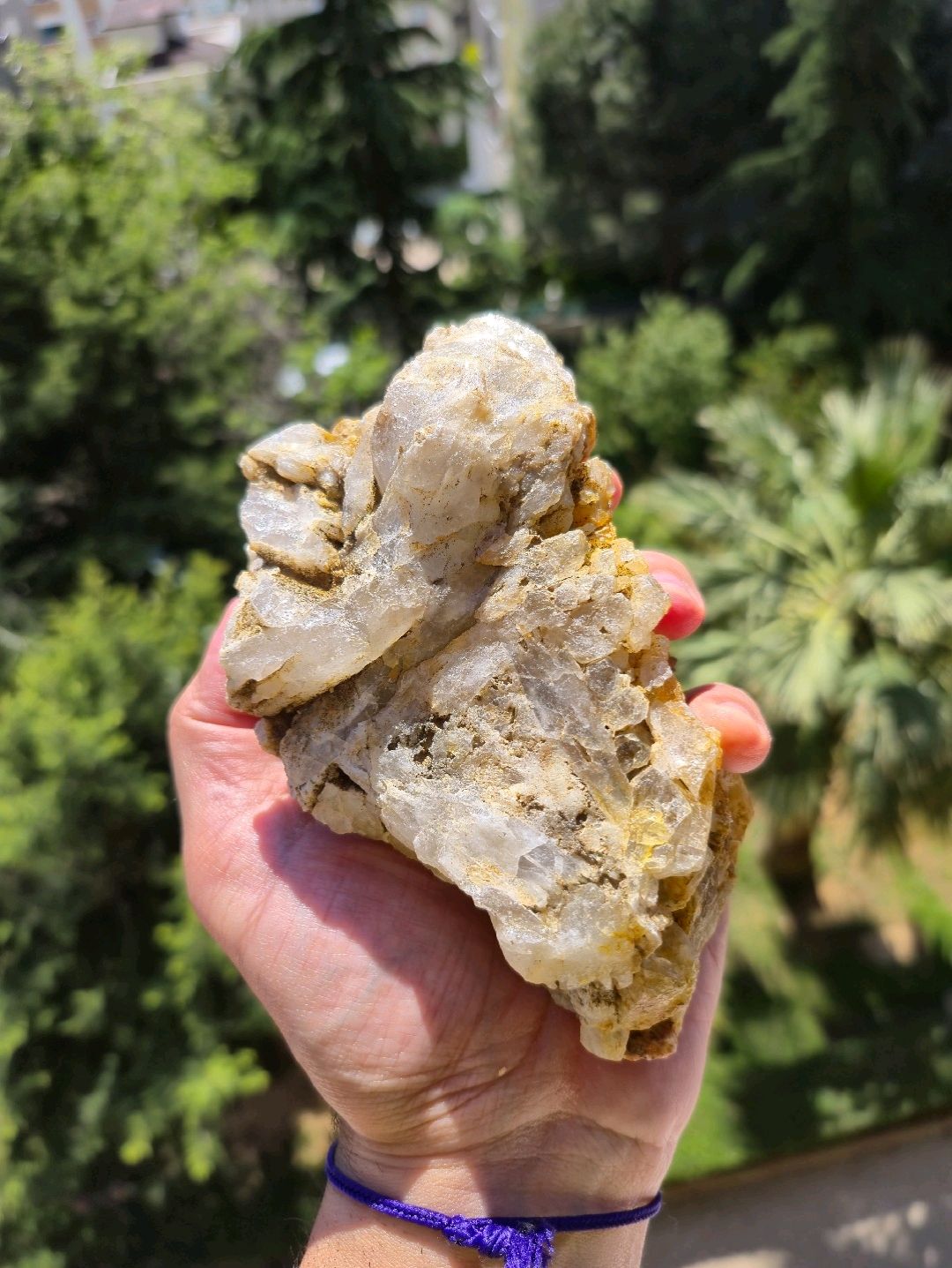 kristal-kuvars-raw-tas