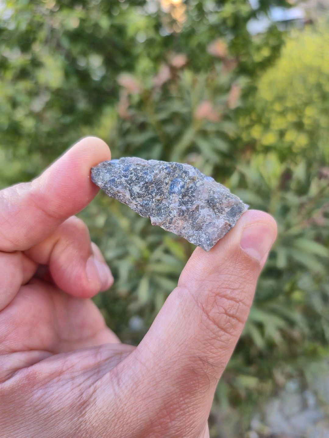 llanite-que-sera-raw-dogal-tas