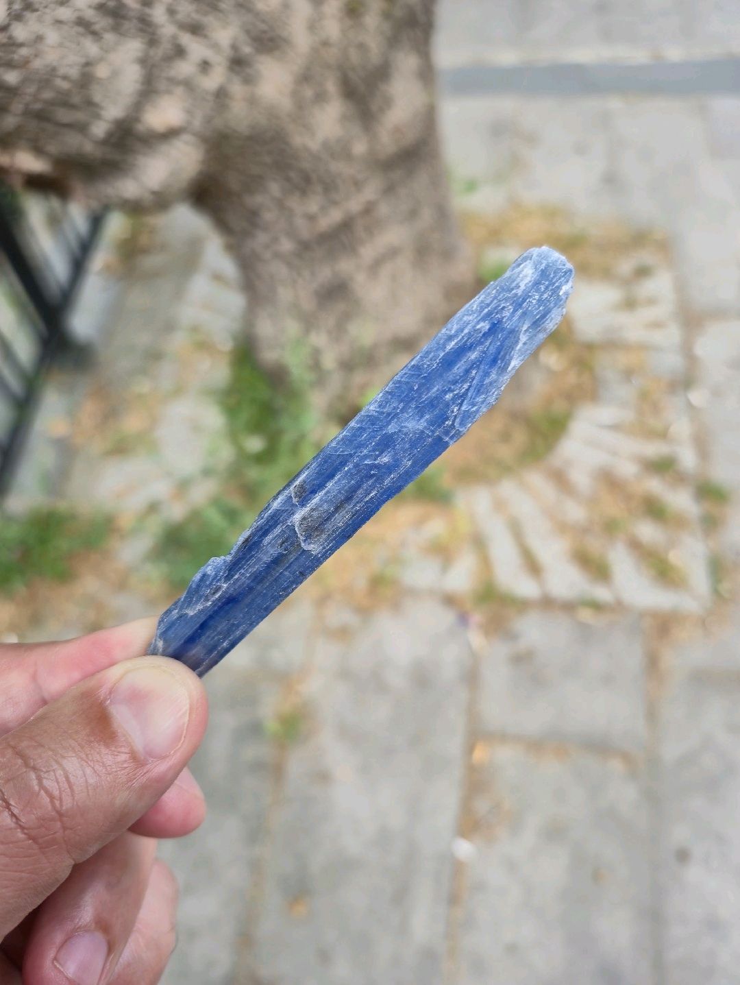 mavi-kyanit-raw-dogal-tas