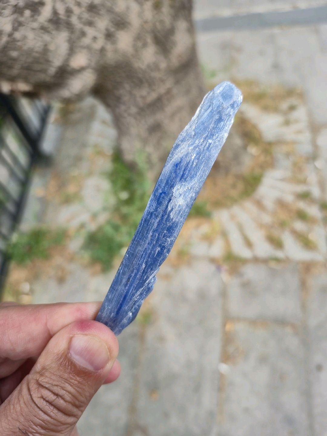 mavi-kyanit-raw-dogal-tas