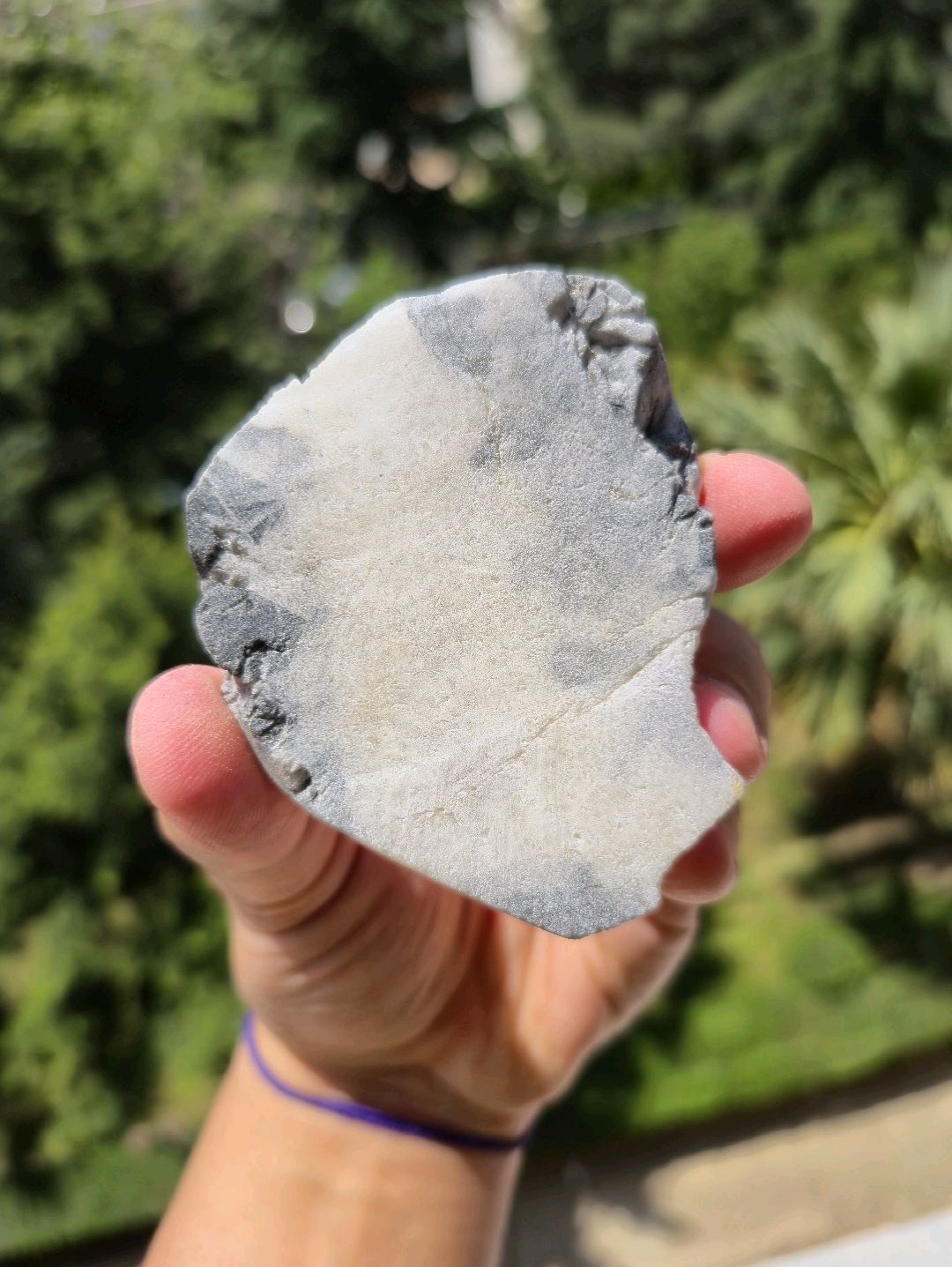 kristal-kuvars-whitish