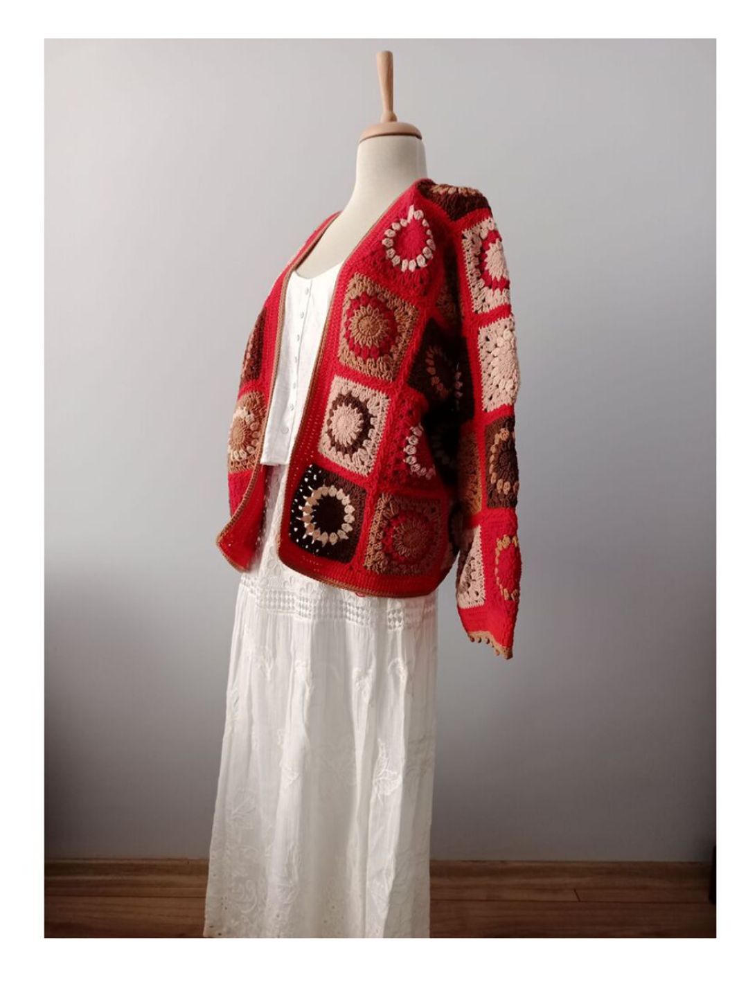 kirmizi-cicek-hirka-kirmizi