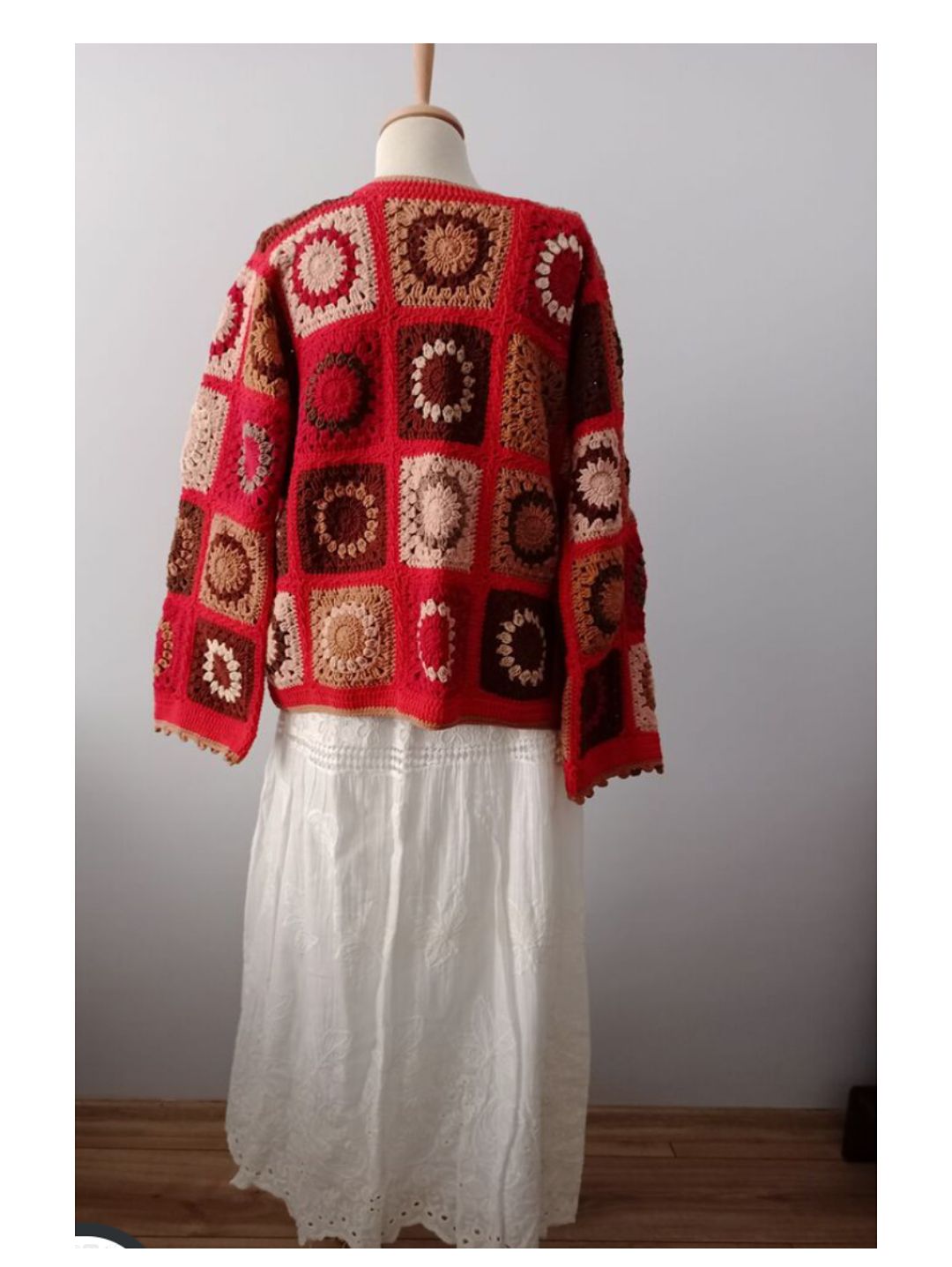 kirmizi-cicek-hirka-kirmizi