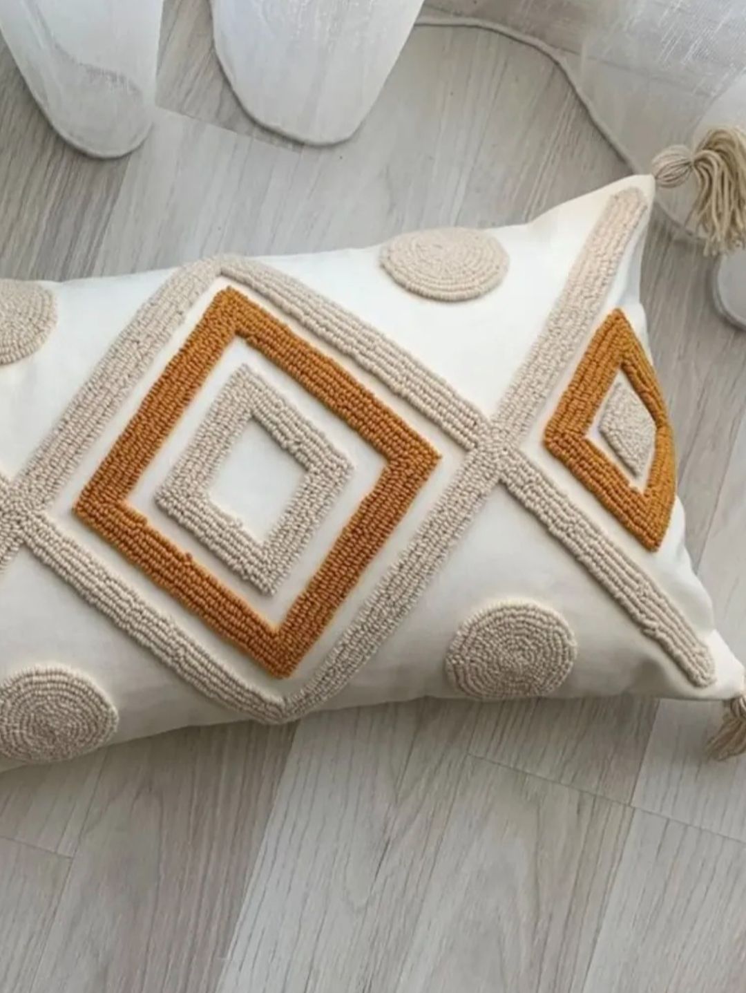 dekoratif-kirlent-kilifi-beyaz