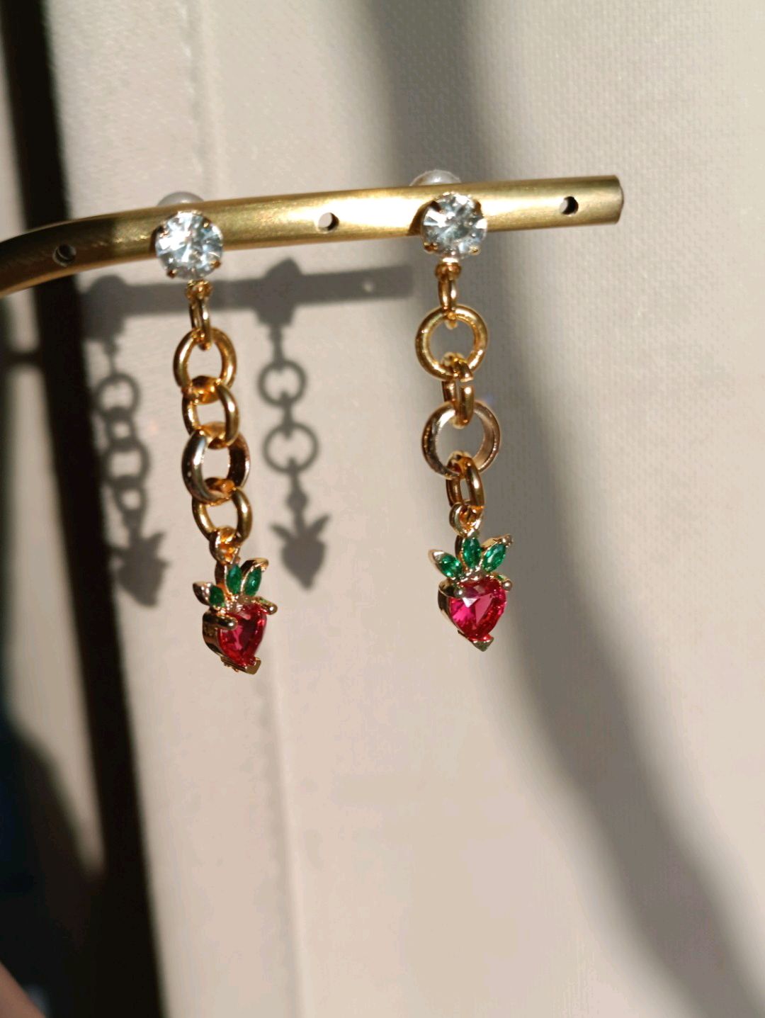 swarovski-cilek-charmli-kupe-3-kirmizi