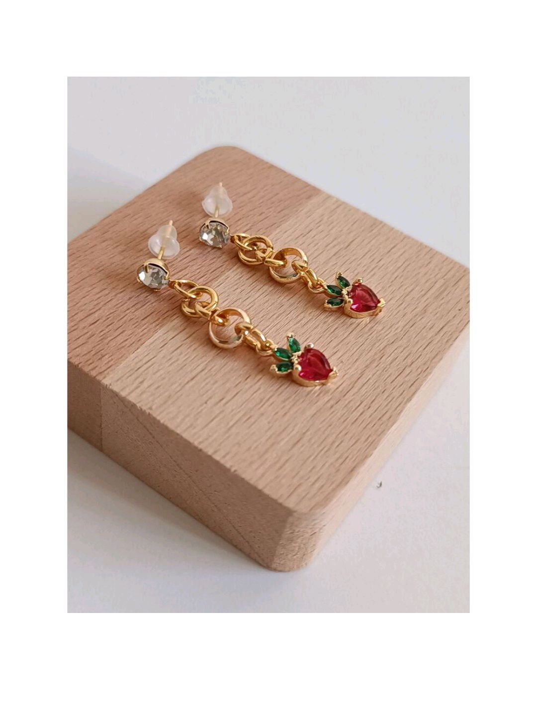 swarovski-cilek-charmli-kupe-3-kirmizi