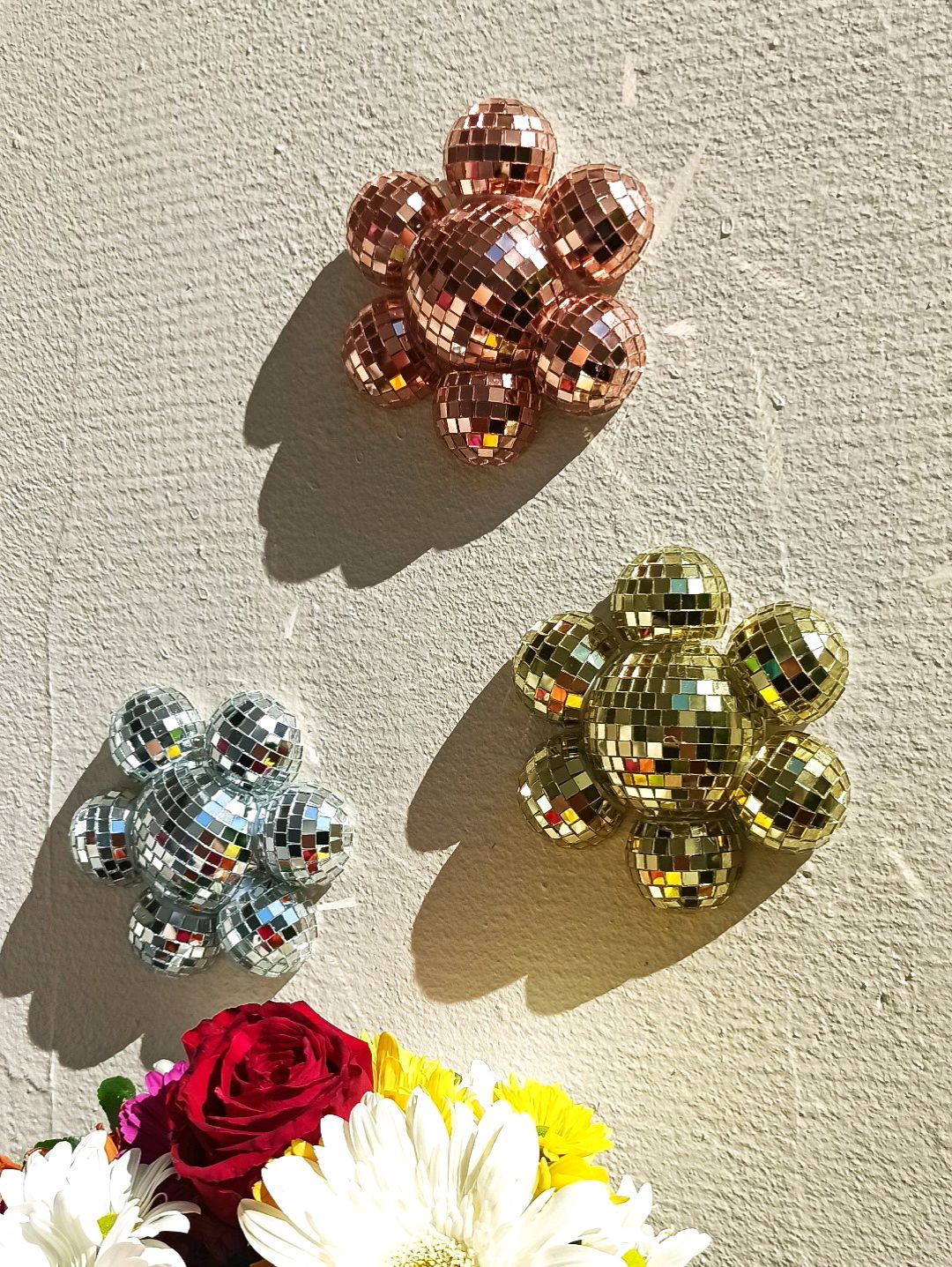 cicek-uclu-duvar-dekor-altin-rengi