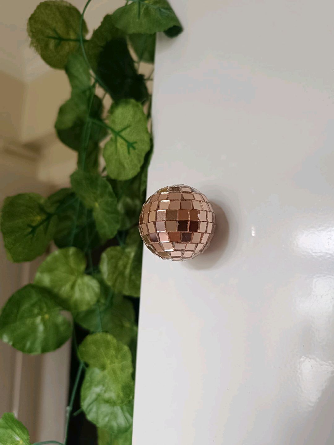 rose-gold-4-cm-disko-full-magnet-pembe