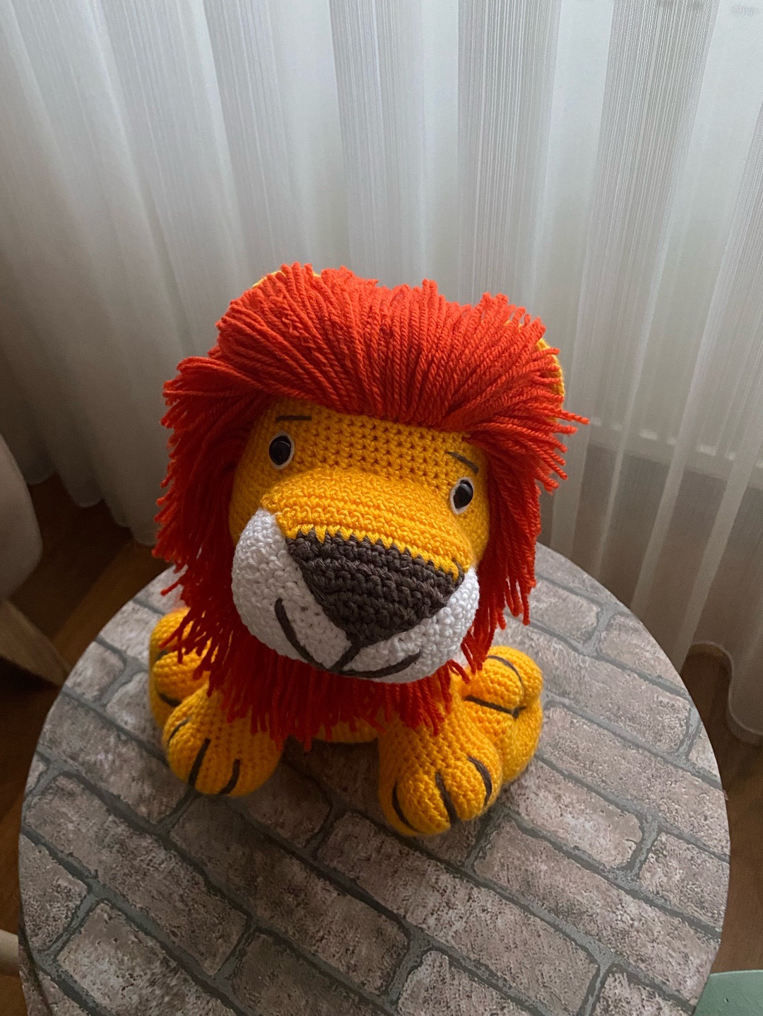 aslan-amigurumi-sari