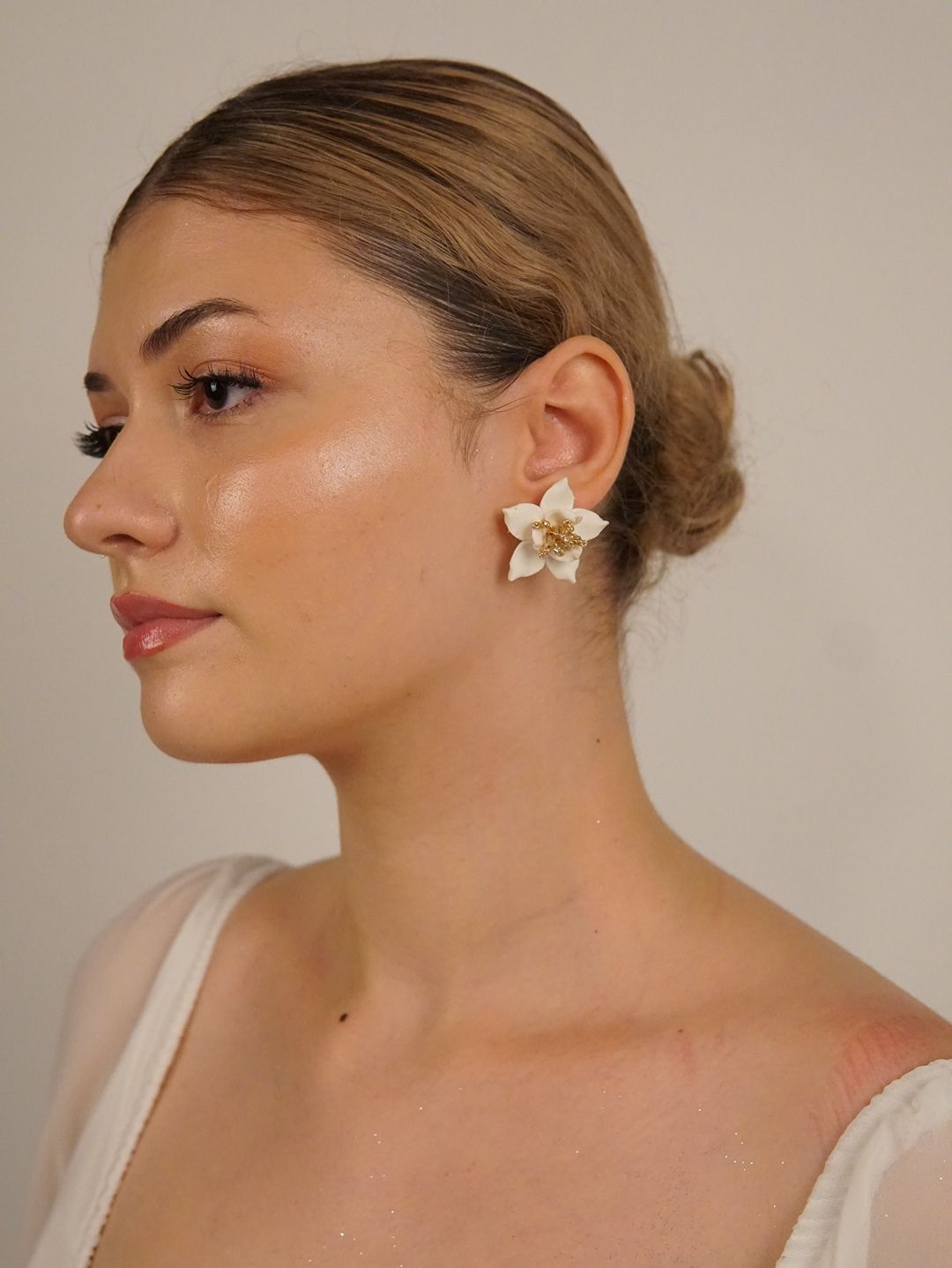 manolya-kupe-beyaz