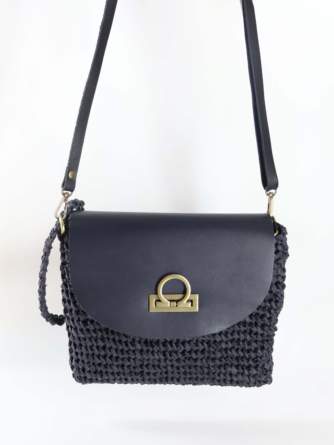 deri-kapakli-clutch-canta-siyah