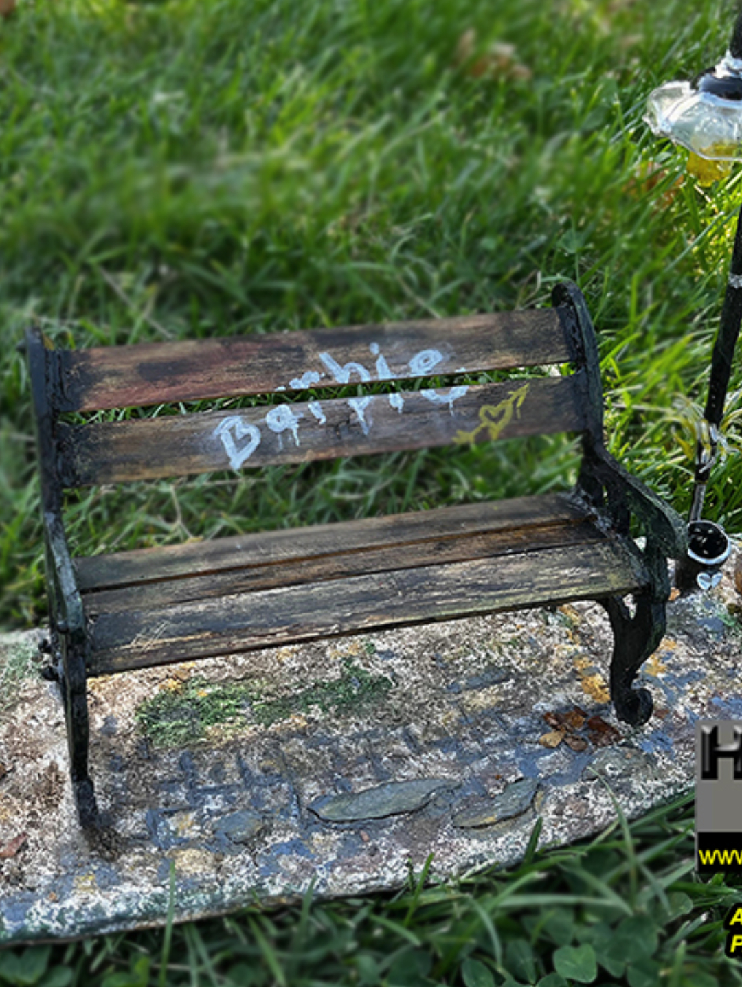 minyatur-park-bank-tasarimi-cok-renkli