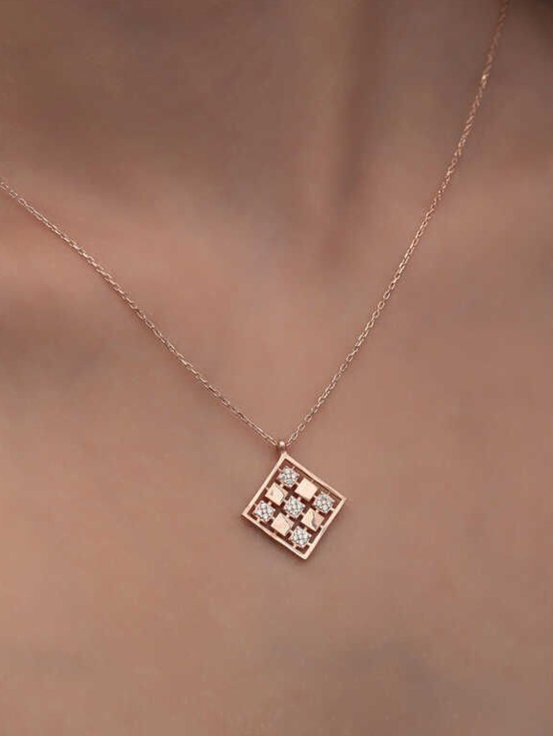 gumus-rose-dortgen-zirkon-tasli-kadin-kolye-pembe