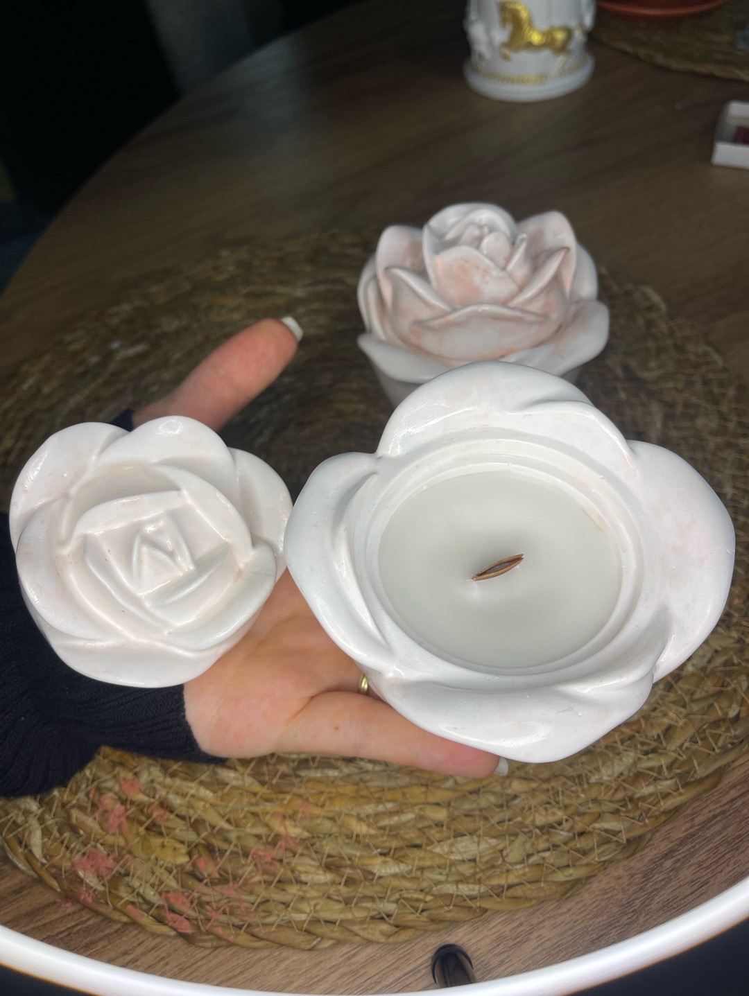 gul-kapakli-mum-beyaz