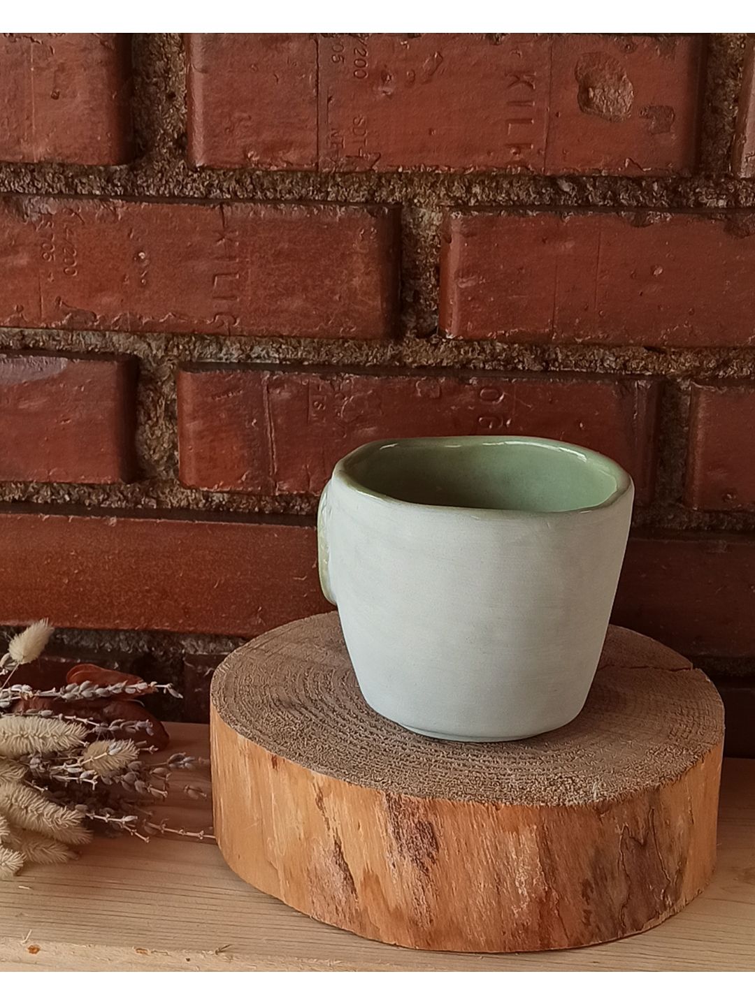 yesil-biyikli-saksi-yesil