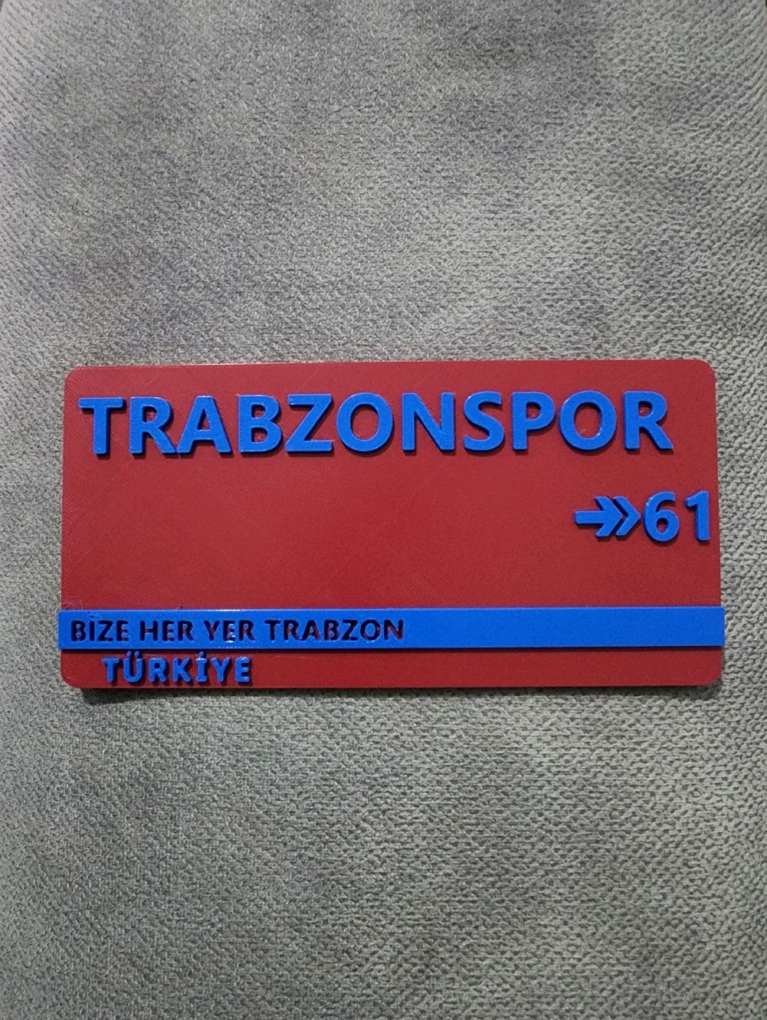 trabzonspor-sokak-tabelasi-cok-renkli