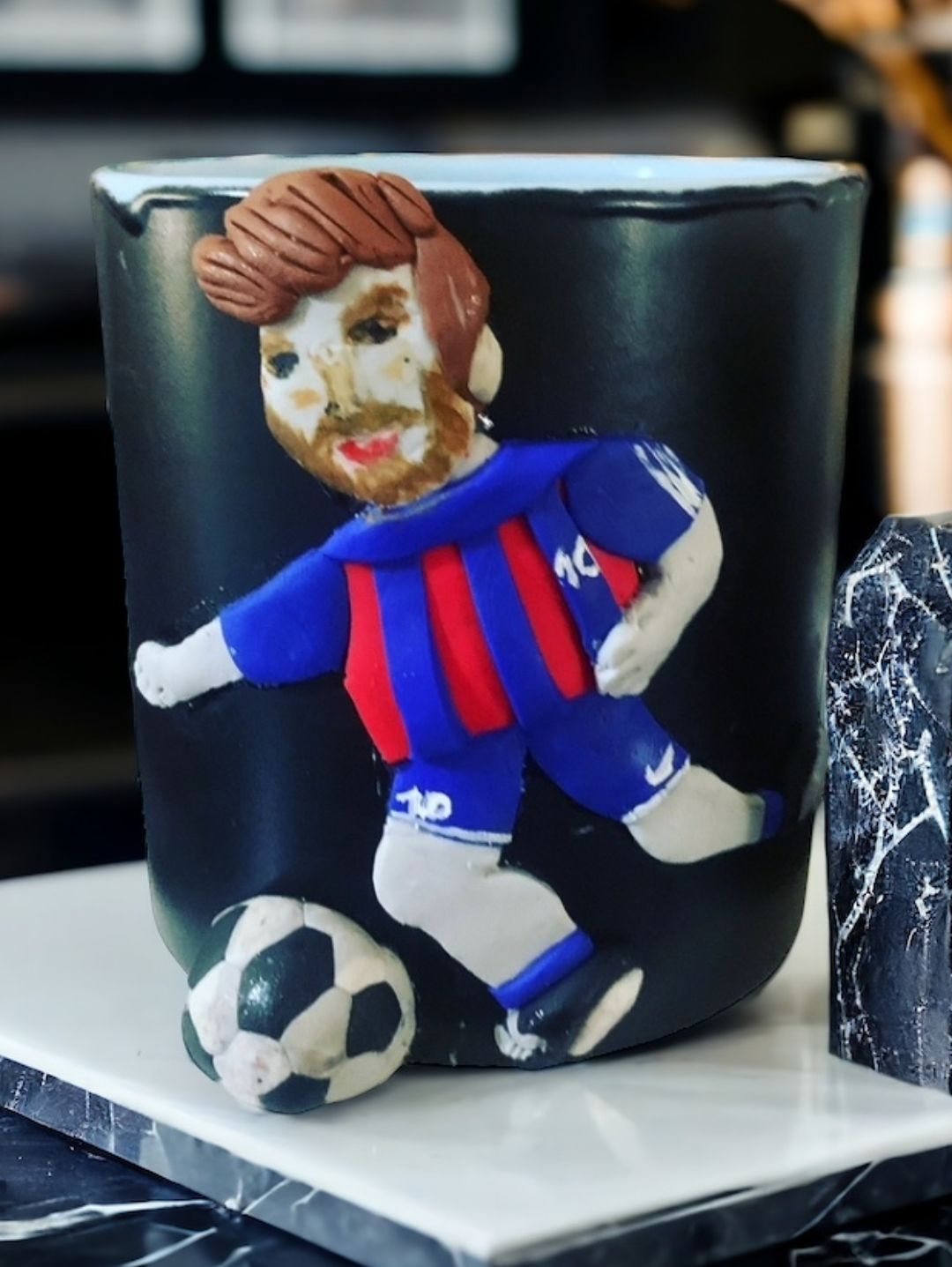 messi-uc-boyutlu-toplu-ve-figurlu-hediyelik-mug-kupa