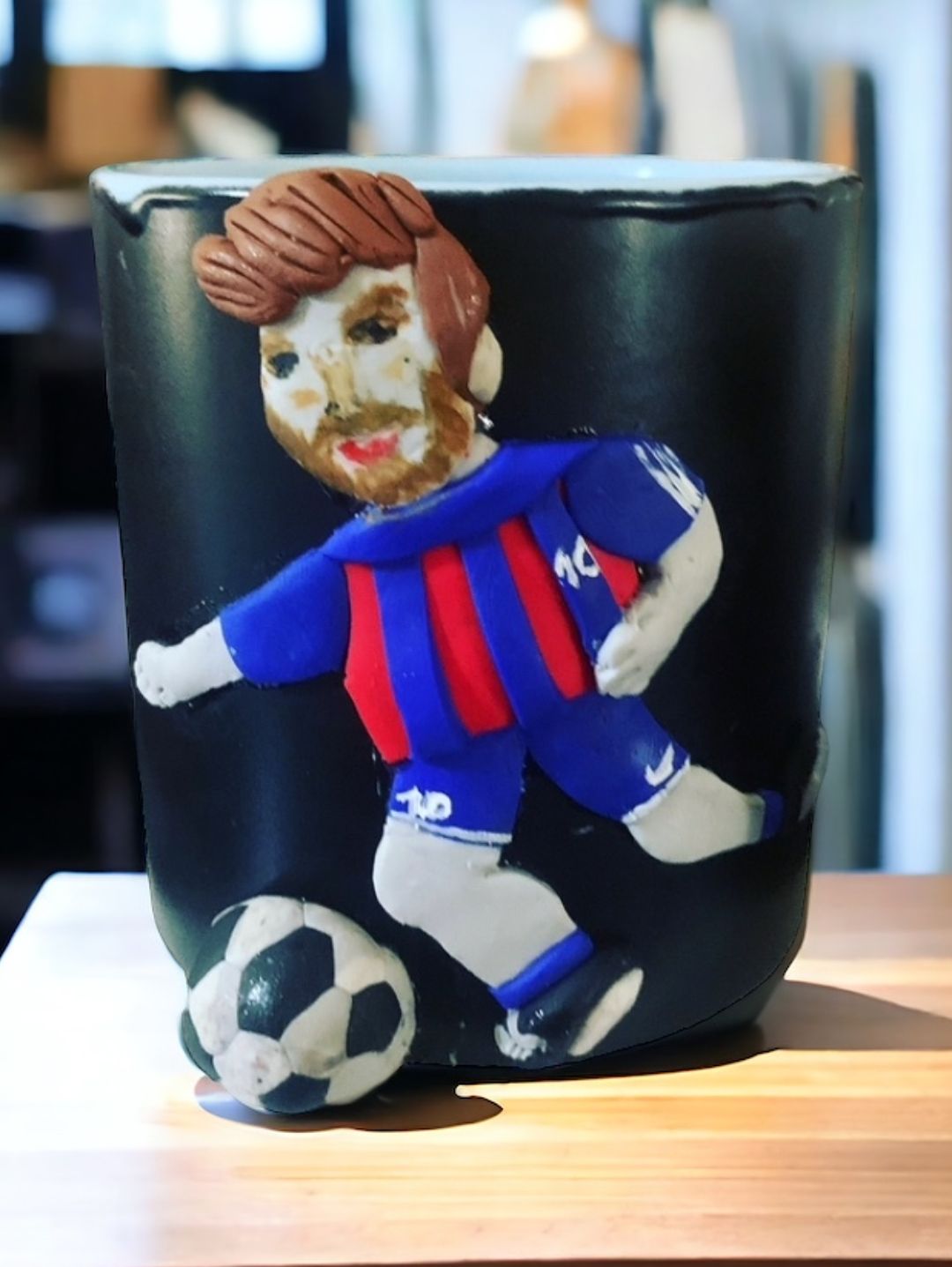 messi-uc-boyutlu-toplu-ve-figurlu-hediyelik-mug-kupa