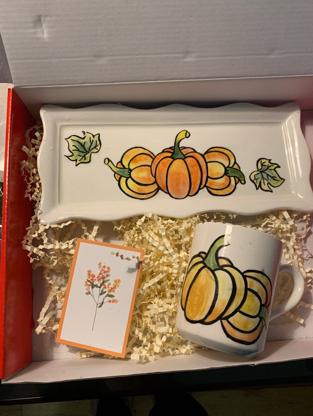 hediye-seti-sunum-tepsisi-ve-mug-kupa-el-yapimi-cok-renkli