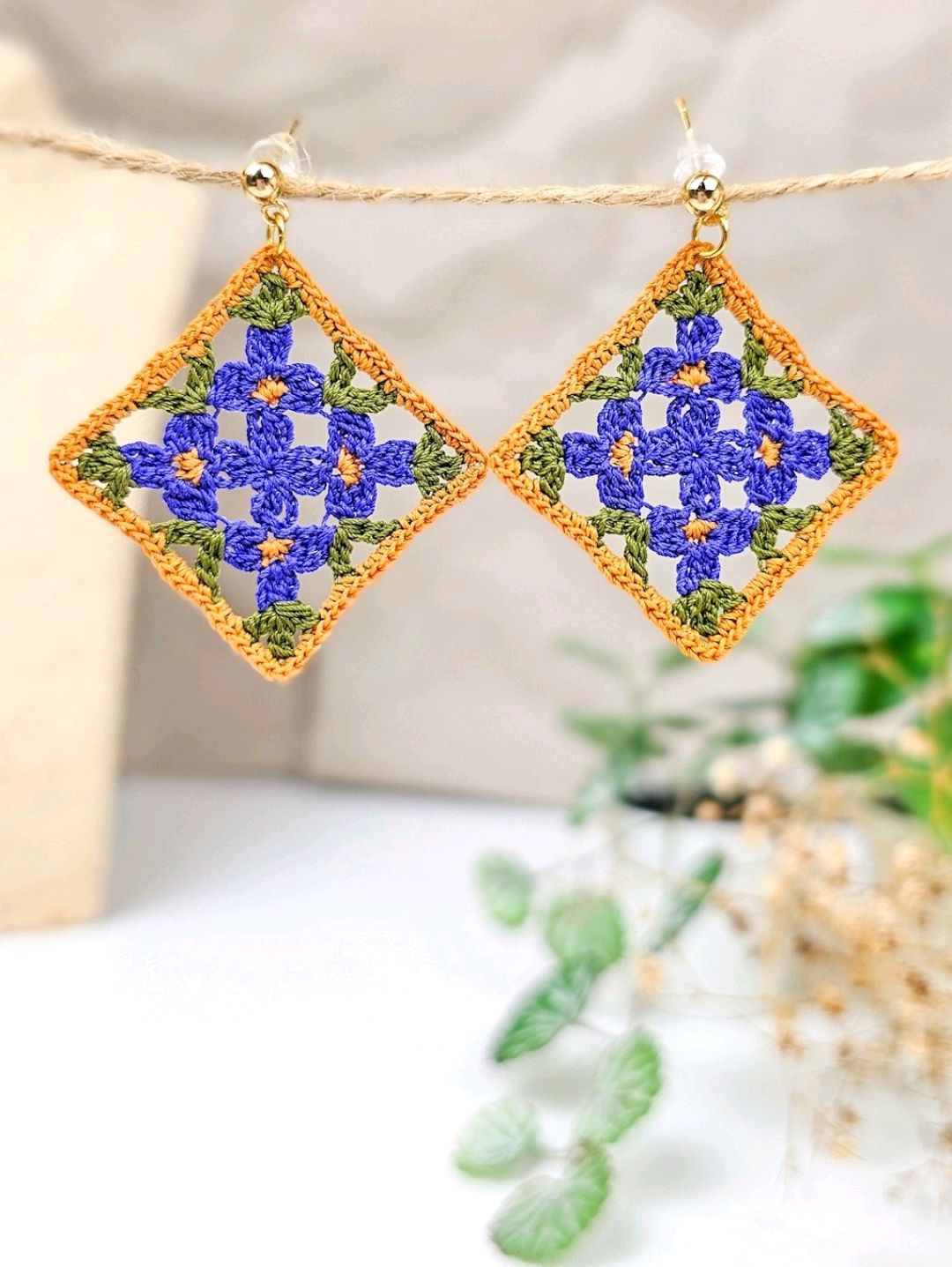 bohem-menekseli-granny-square-kupe-mor-altor-sari-altin-rengi