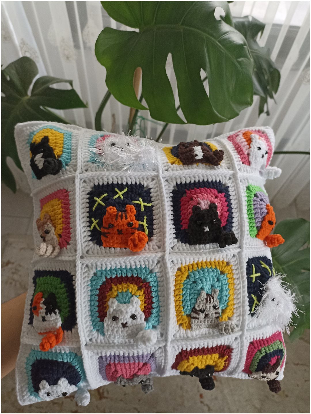 kedi-motifli-orgu-kirlent-kilifi-kedili-yastik-kilifi-beyaz