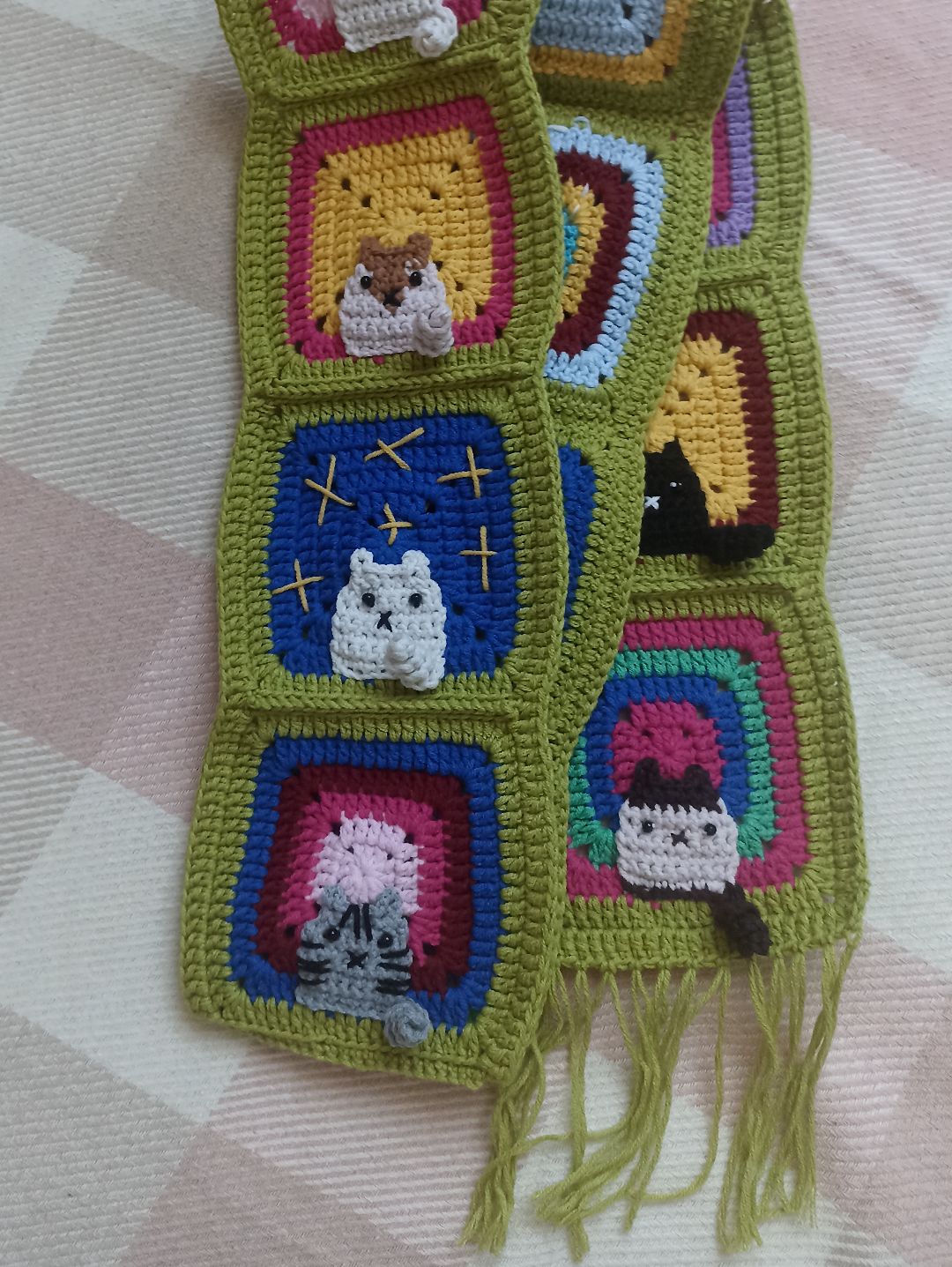 kedi-motifli-orgu-atki---orgu-kedili-atki-fistik-yesili