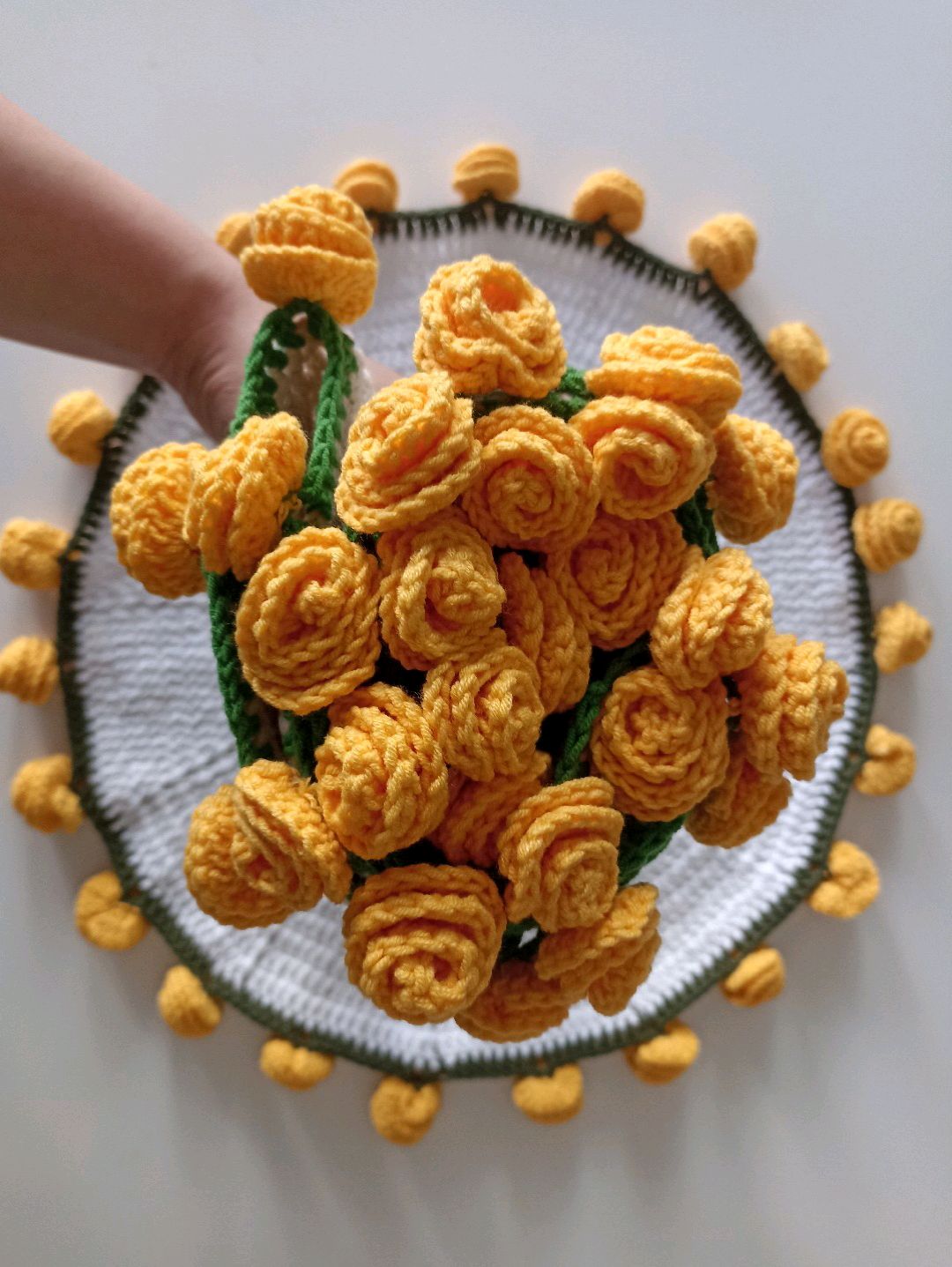 gul-buket-battaniye-cesitleri---el-yapimi-buket-battaniye-sari