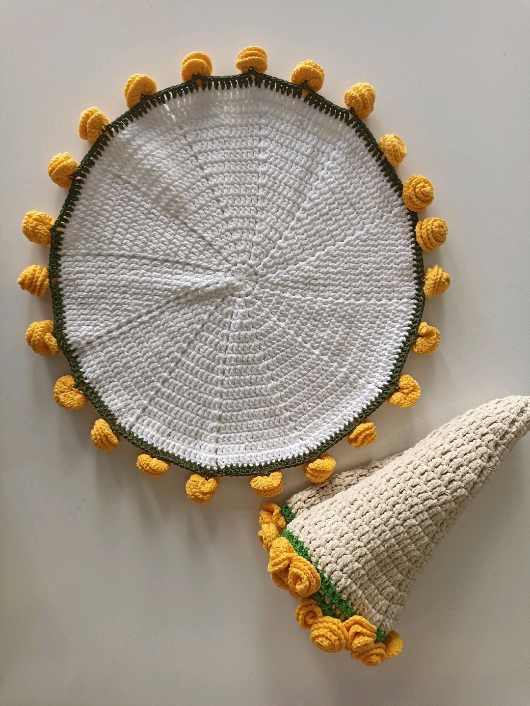 gul-buket-battaniye-cesitleri---el-yapimi-buket-battaniye-sari