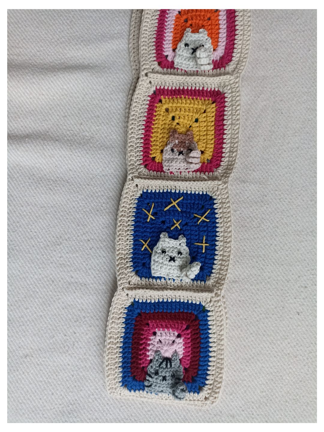 kedi-motifli-orgu-atki---orgu-kedili-atki-bej
