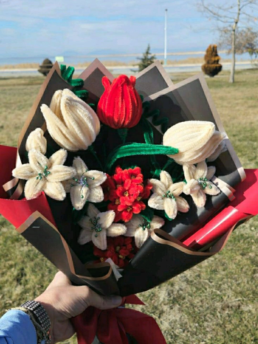 sonil-lale-zambak-buketi-krem-rengi