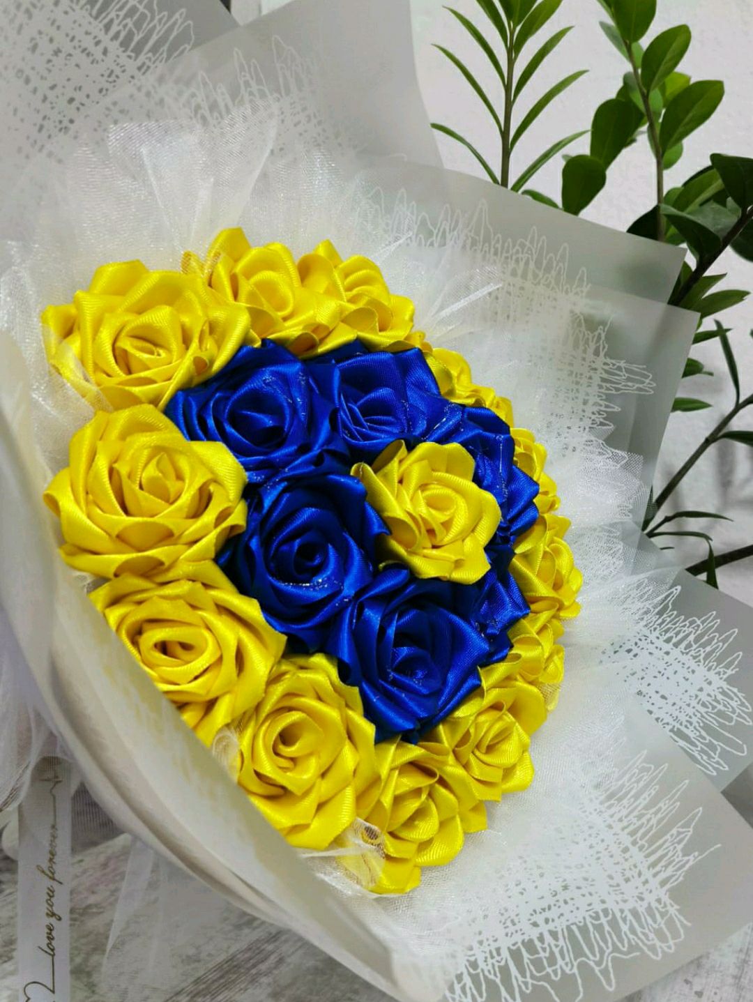 fenerbahce-sari-lacivert-gul-buketi-lacivert