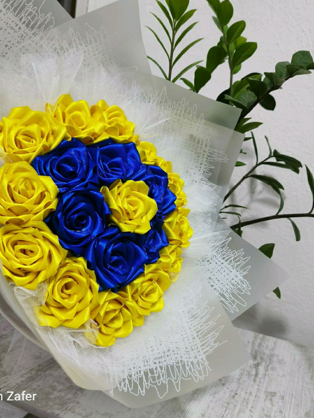 fenerbahce-sari-lacivert-gul-buketi-lacivert