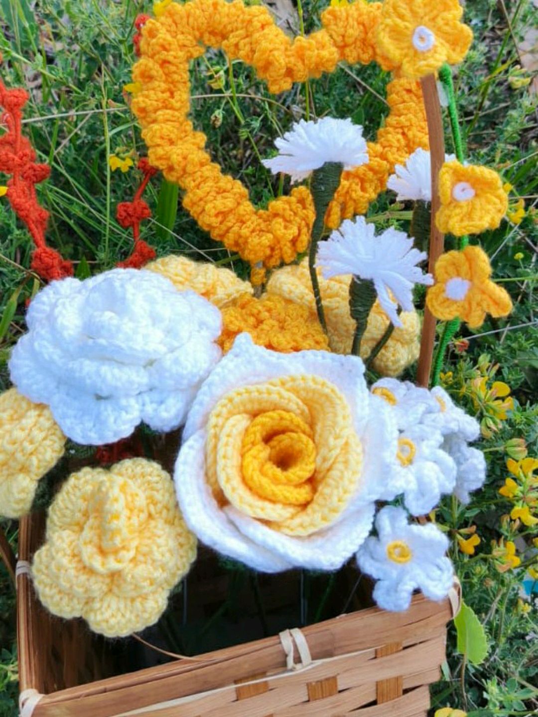 orgu-cicek-sepeti-sari