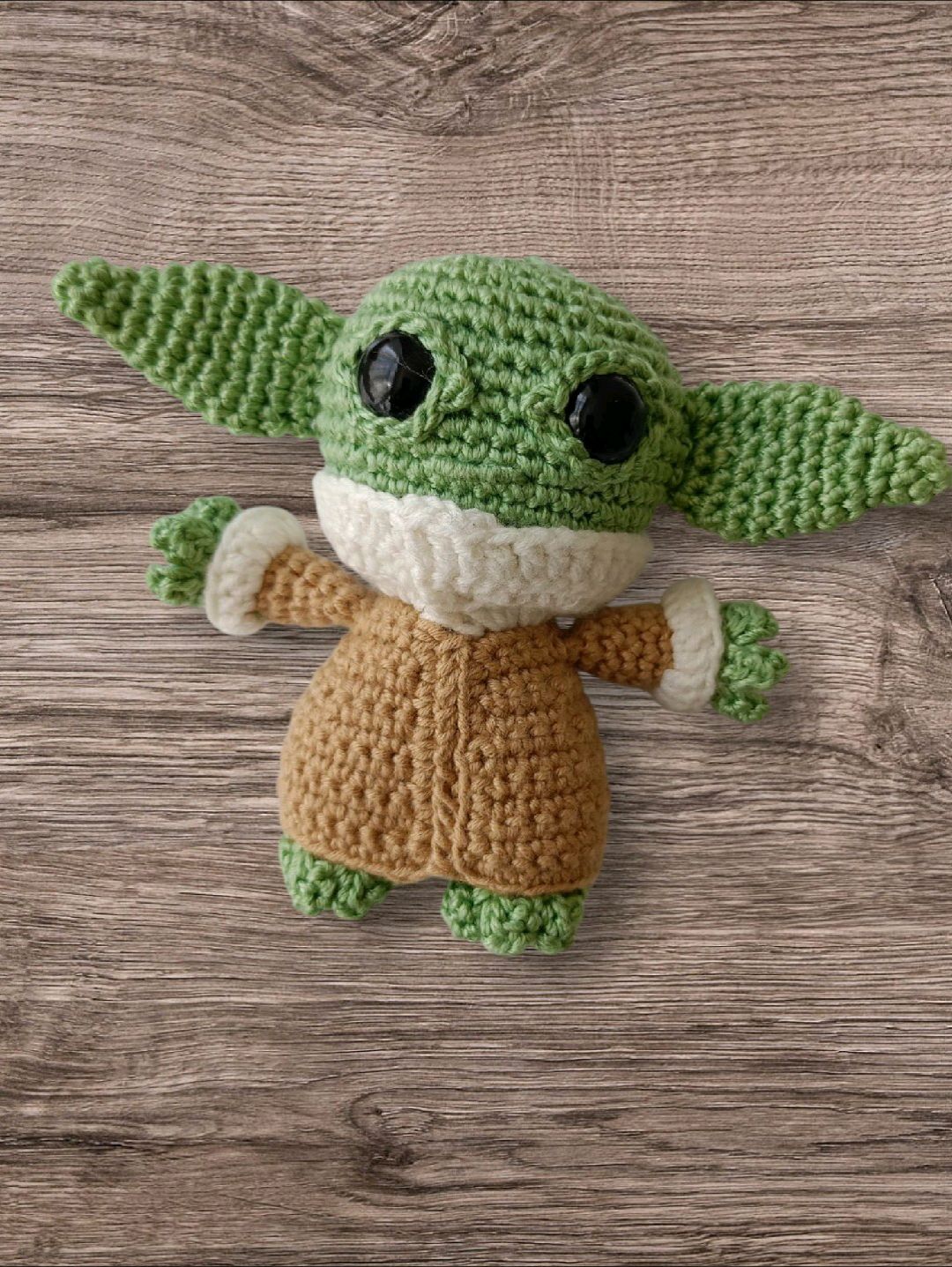 baby-yoda-oyuncak-yesil