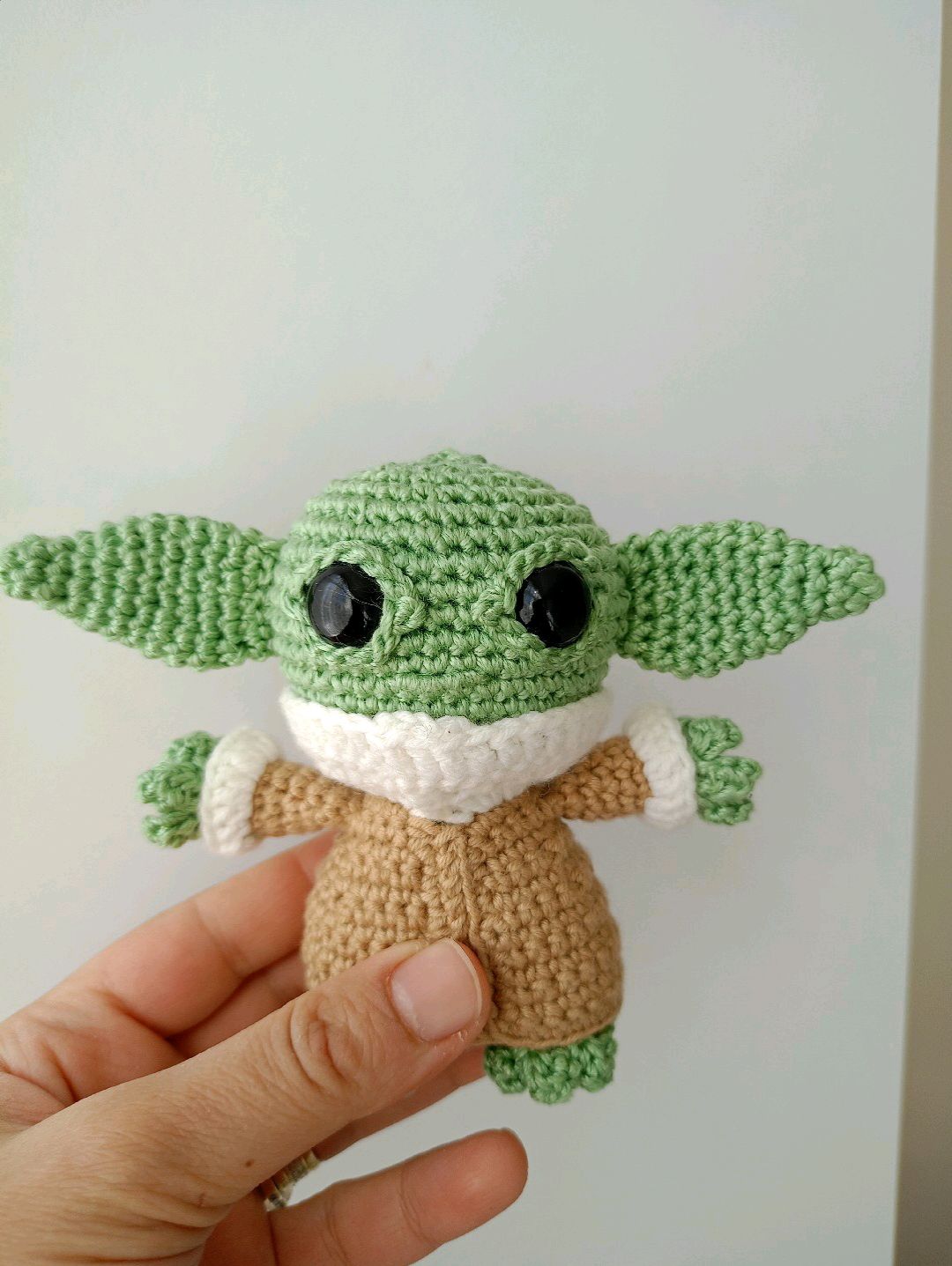baby-yoda-oyuncak-yesil