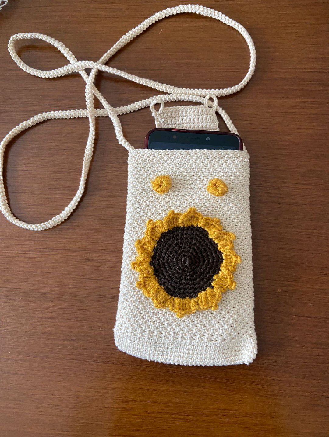 aycicekli-telefon-cantasi-krem-rengi