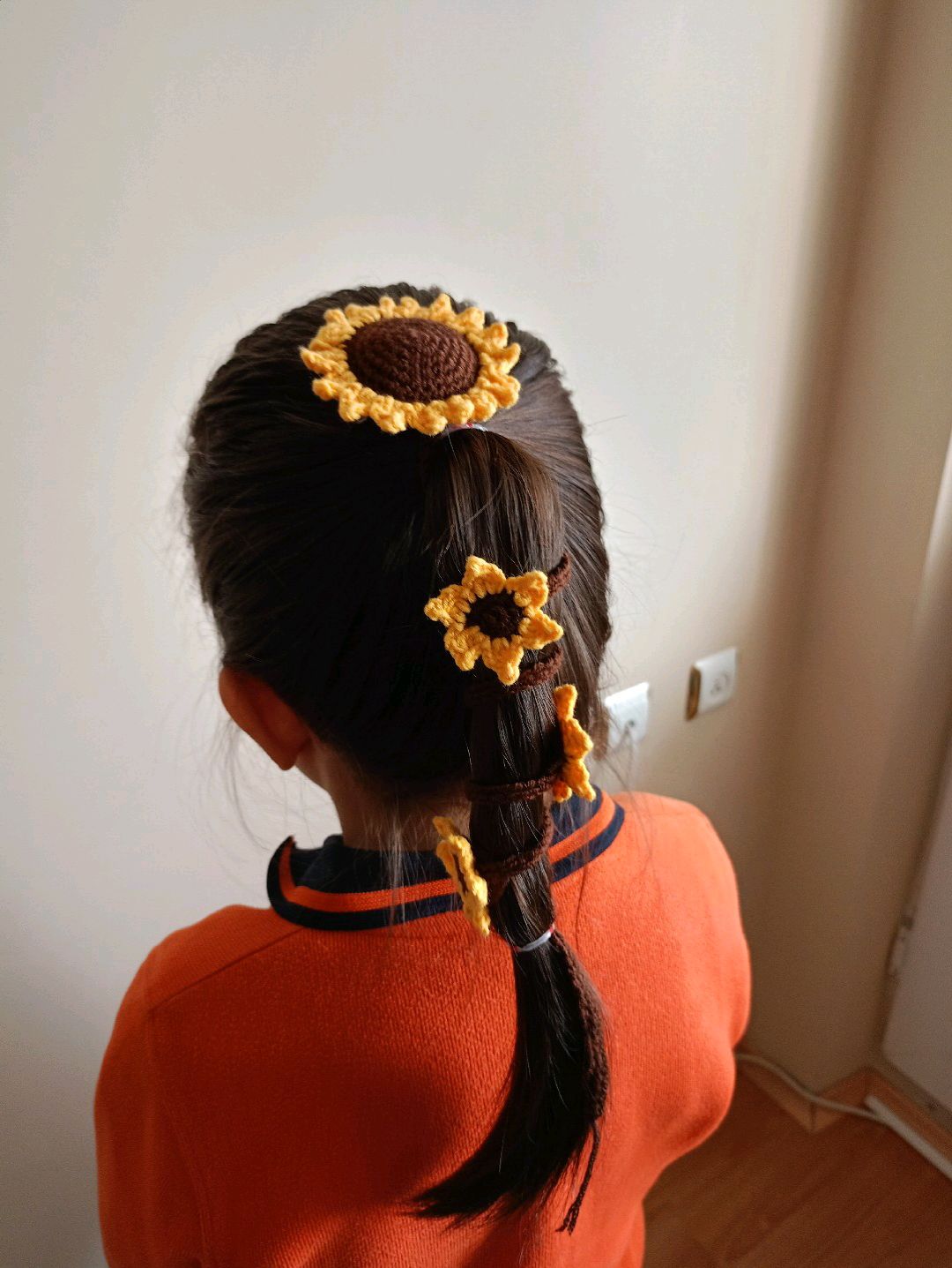 aycicegi-toka-sari