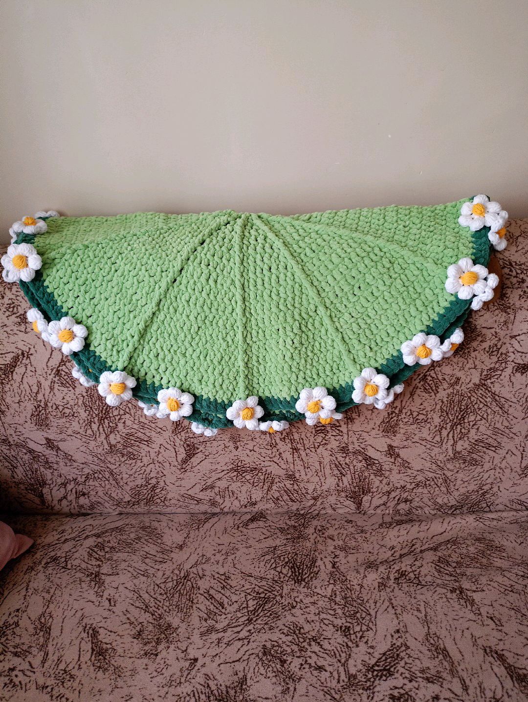 kadife-papatya-buketi-battaniye-cicekli-battaniye-yesil